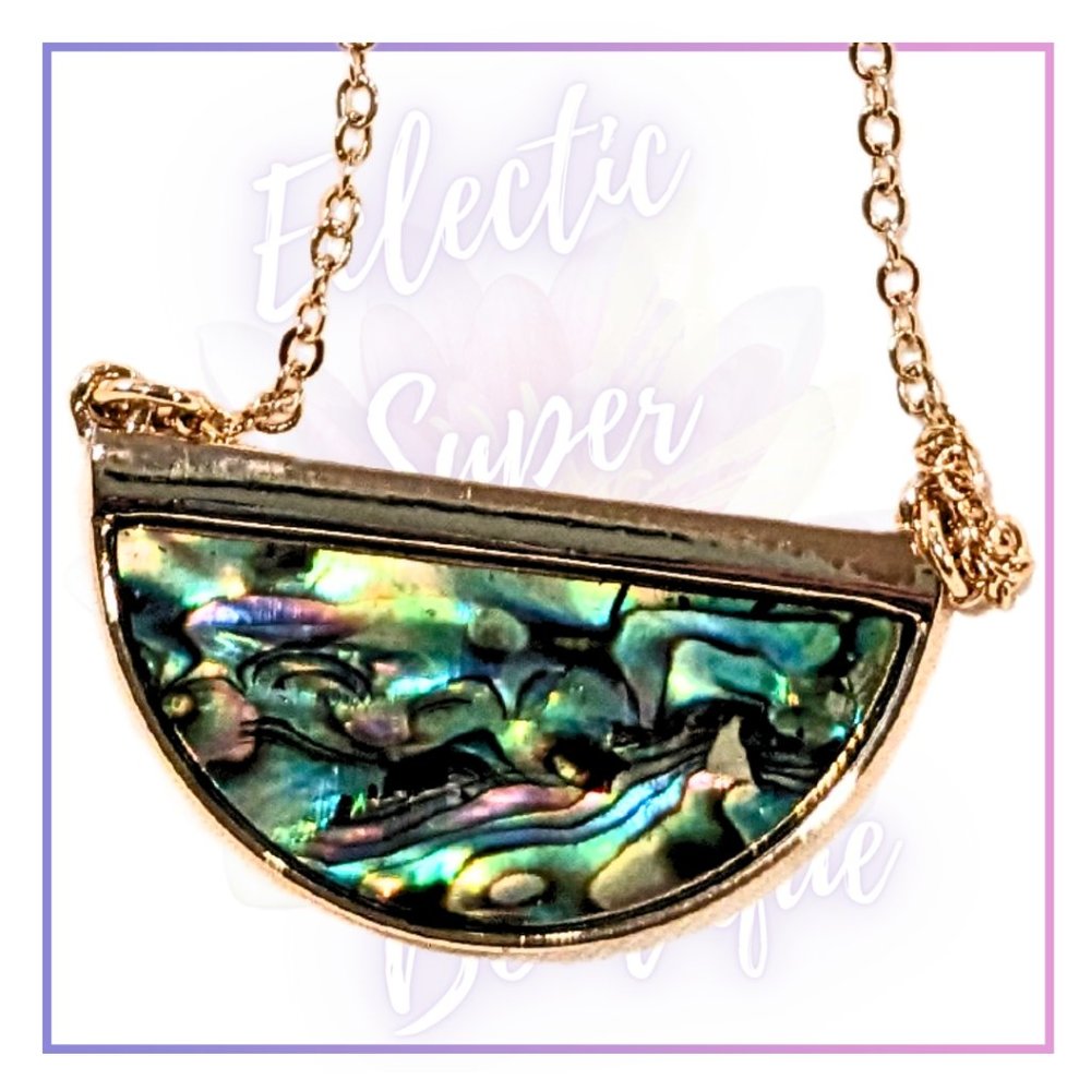 Gorgeous & Elegant Abalone Shell and Clear Faux Crystal Clear Beads Necklace. - Picture 7 of 14
